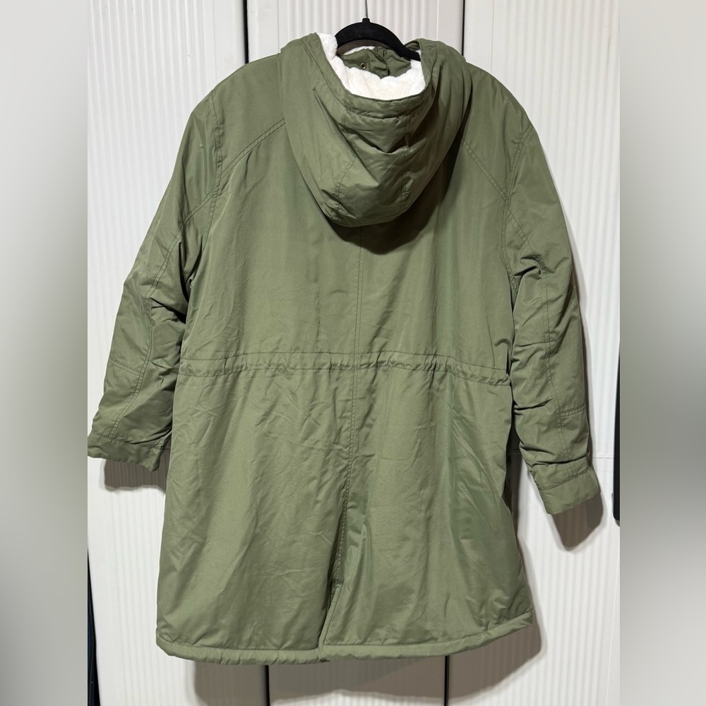 Old Navy / Water-Resistant Hooded Faux-Fur-Lined Parka for Women / 3XL / Olive - Picture 2 of 7